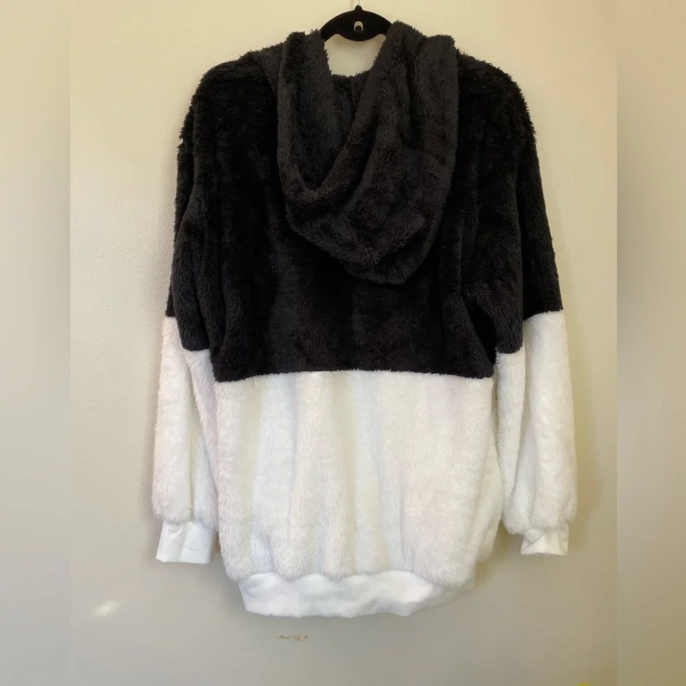 NWOT Bicolor Oversized Plush Top Zip Pullover Hoodie | Size Large - Picture 6 of 9